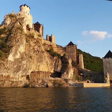 Zlatna Ribica * Golubac