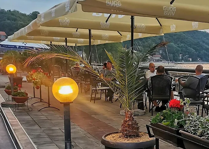 Lejlighed Kafana Zlatna Ribica Golubac