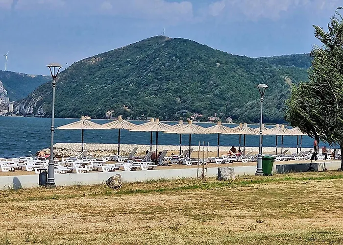 Lejlighed Kafana Zlatna Ribica Golubac