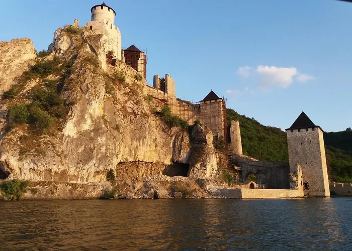 Kafana Zlatna Ribica * Golubac